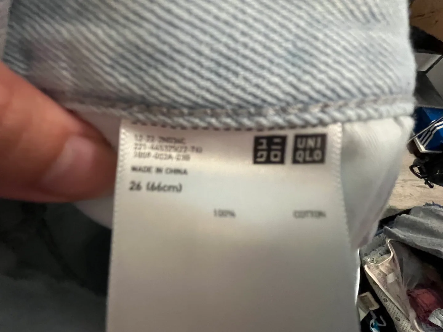 Uniqlo high waist Denim Shorts - Size 26 image indicator(4)