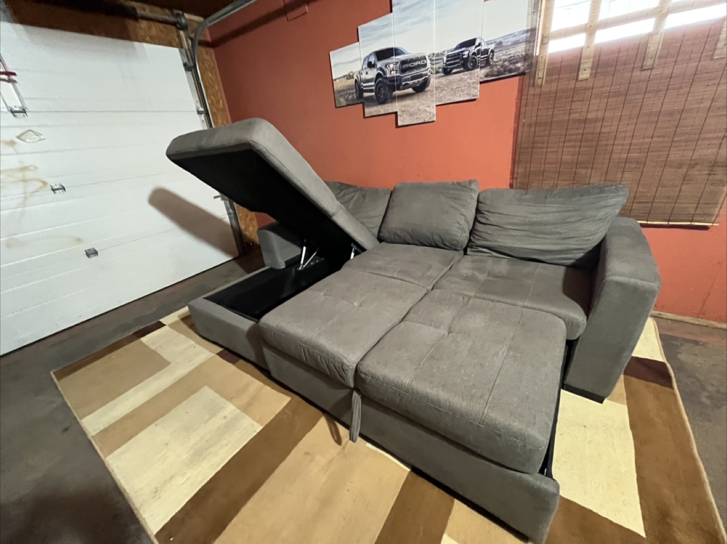 Light grey pull out bed sectional - photo 3