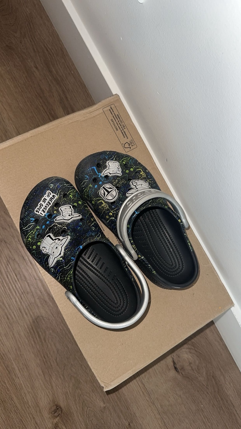 Crocs Star Wars “The Mandalorian” Kids Clogs