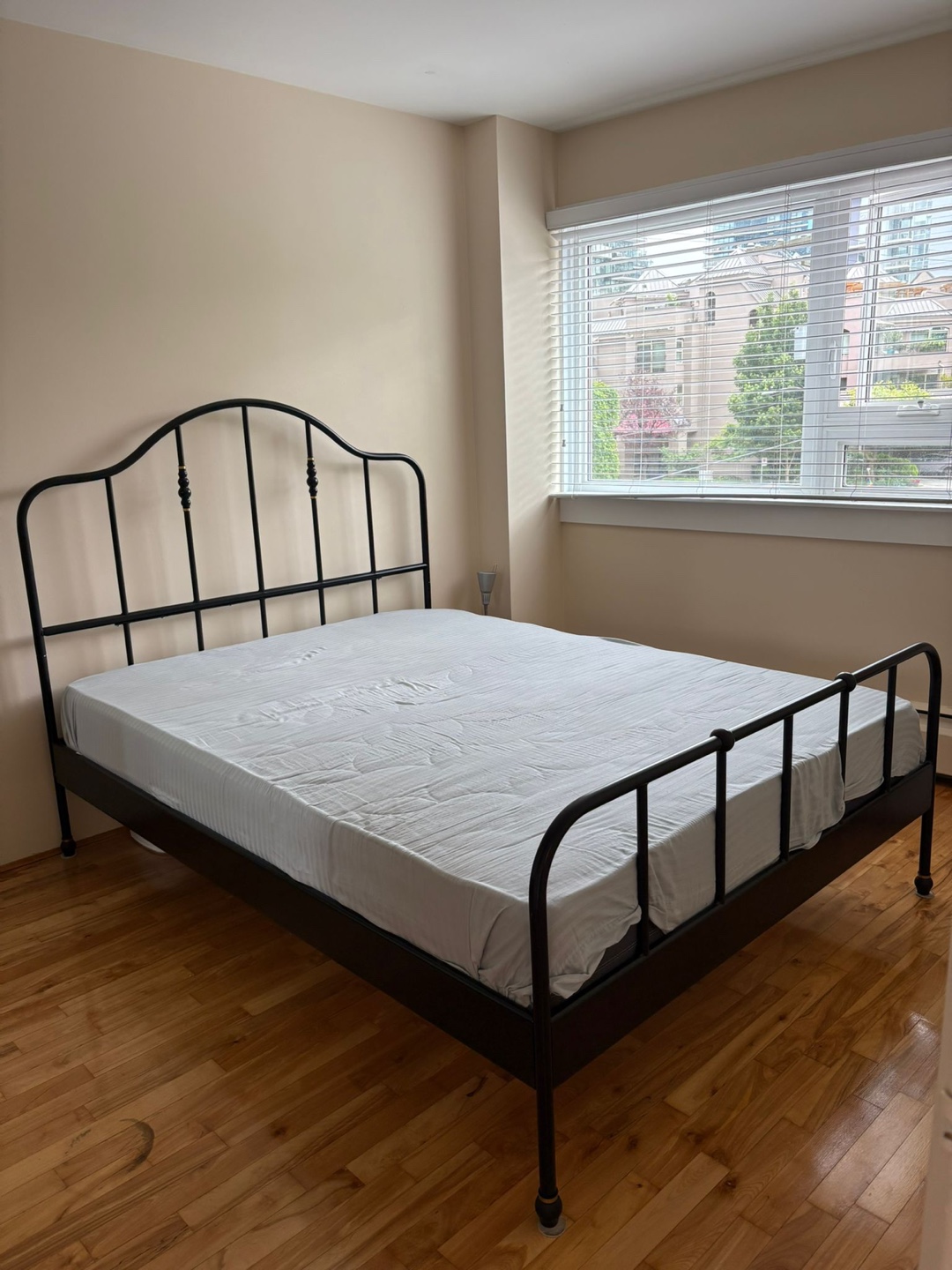 queen size bed frame