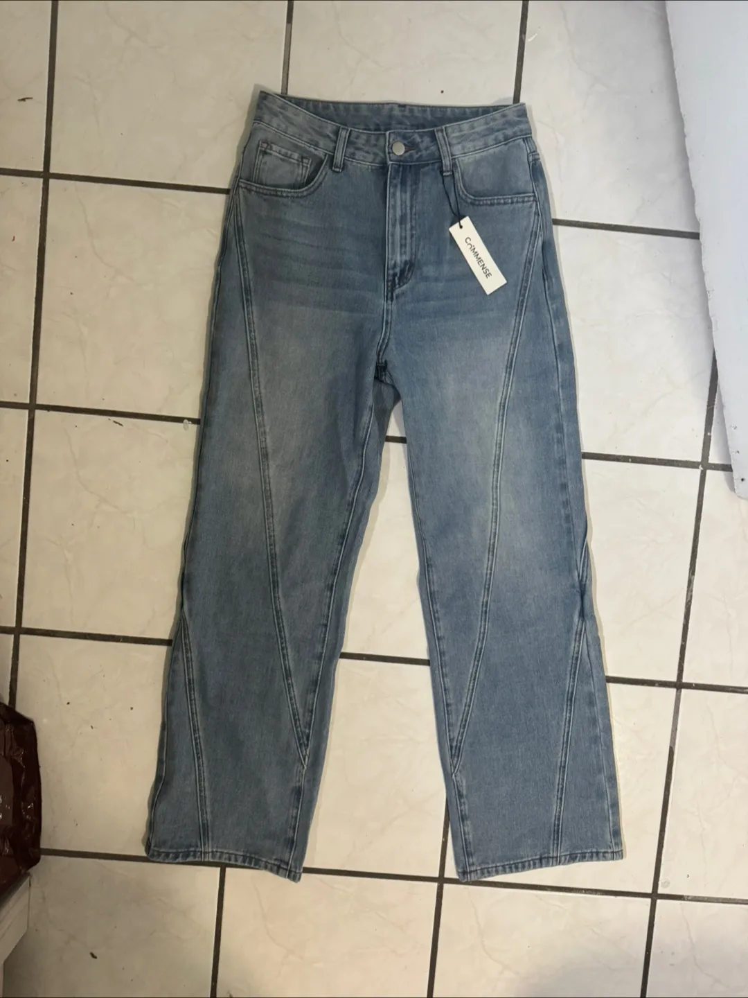 Commense Brand New Jeans thumbnail