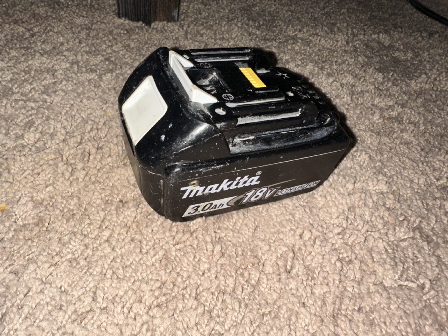 Makita 18V 3.0Ah Battery & Charger - photo 3
