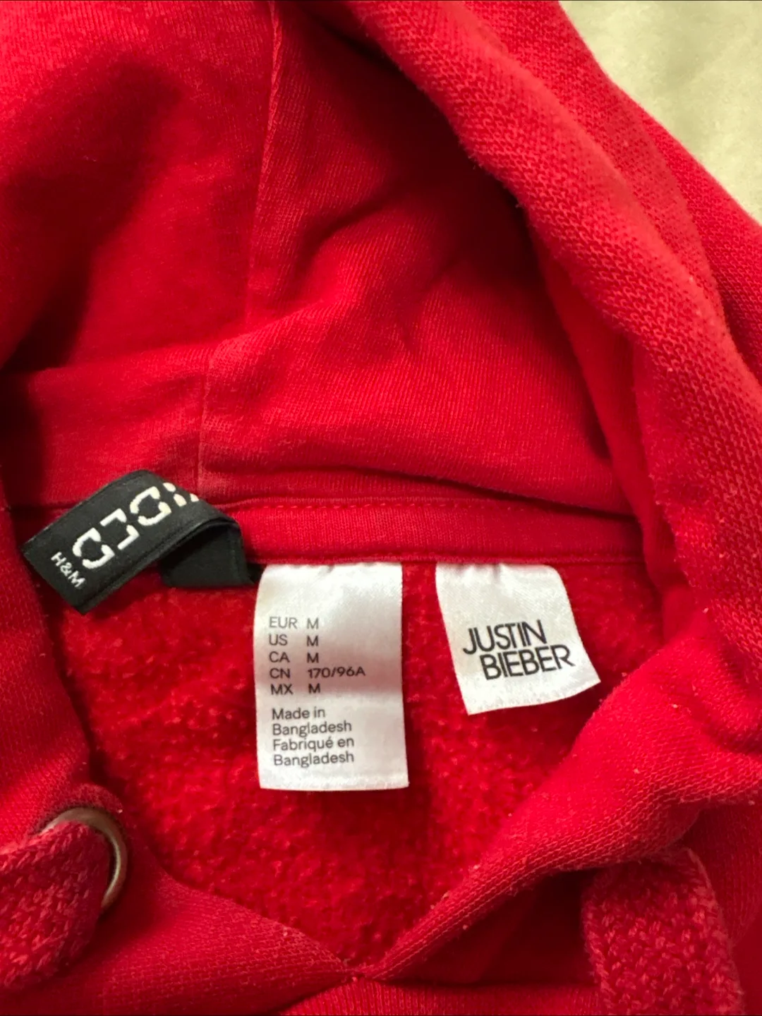 H&M Justin Bieber World Tour Hoodie - Size M image indicator(2)