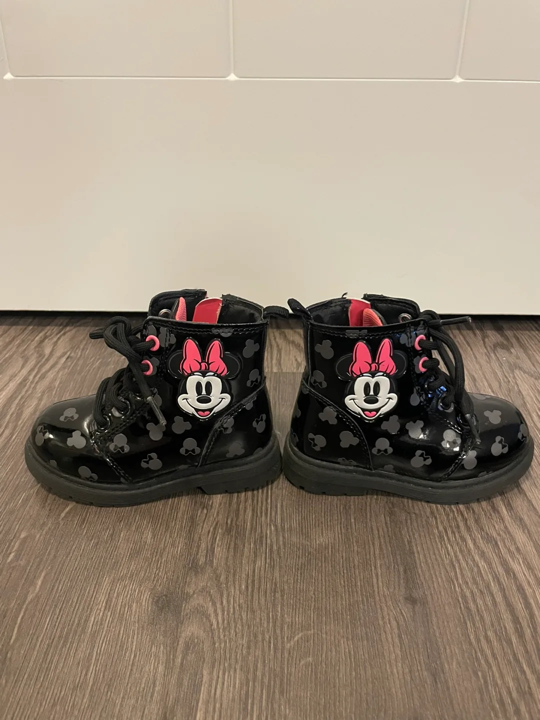 Minnie Mouse Black Boots thumbnail