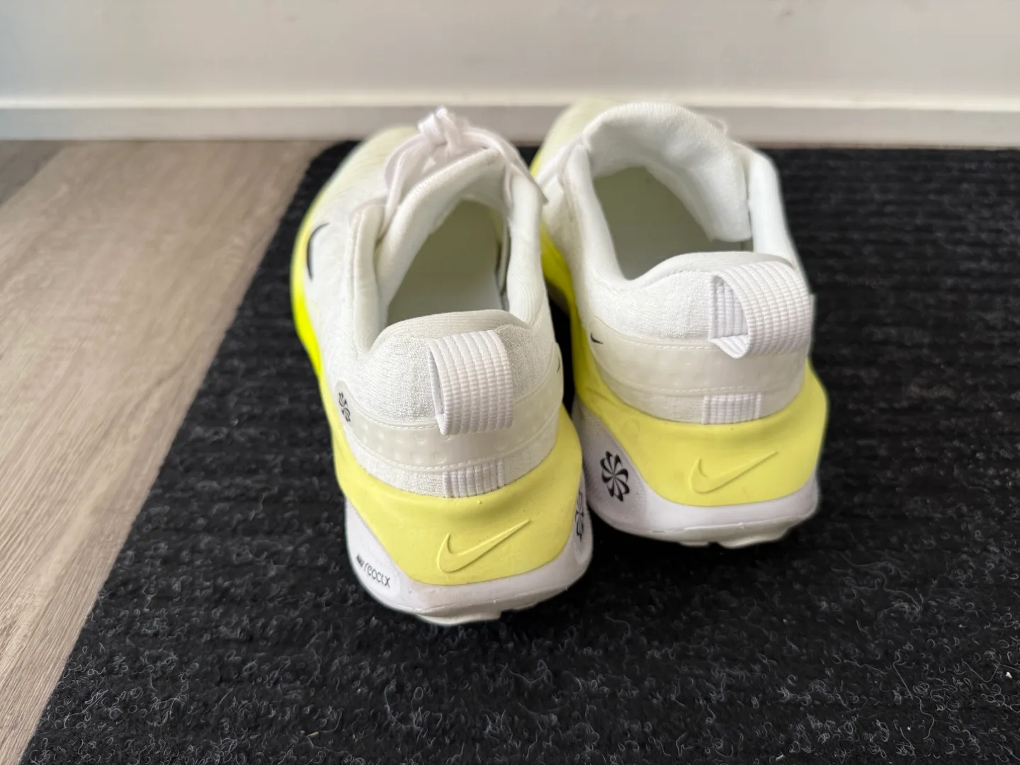 Nike ReactX Infinity - Size 8.5 image indicator(3)