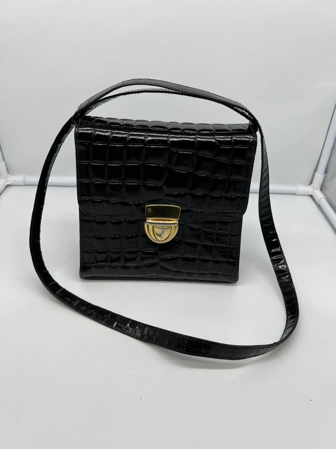 Due Fratelli Vintage Leather Crossbody Bag thumbnail
