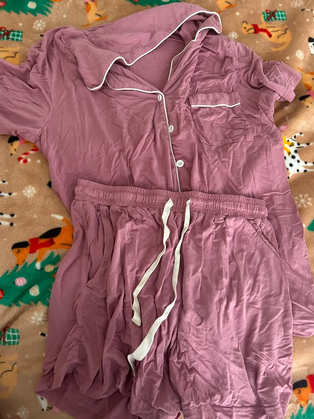 Mauve Pajama Set with White Trim#freecycle thumbnail