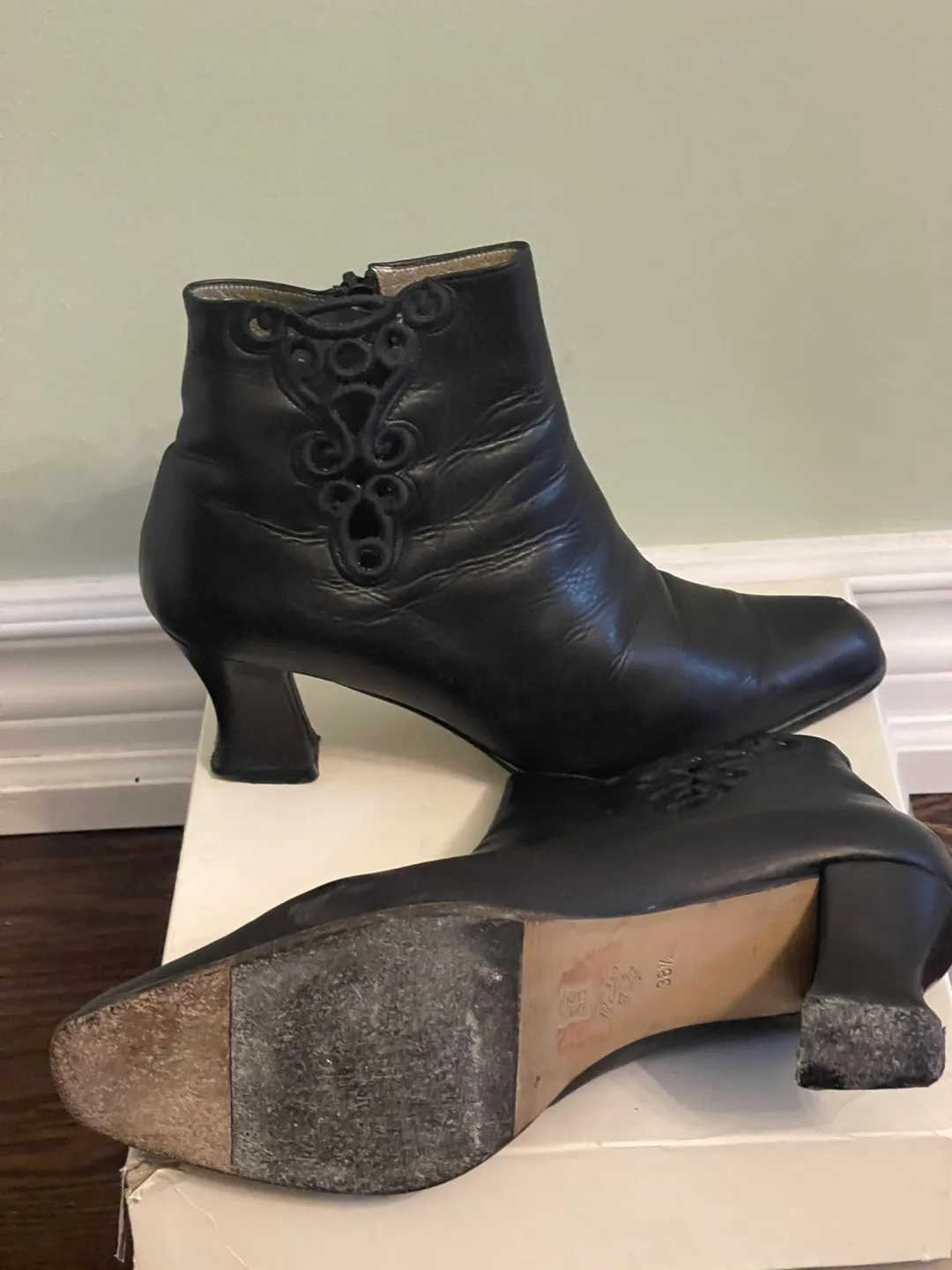 Bocci Italian Vintage ladies ankle boots size 8.5 , Beautiful image indicator(3)