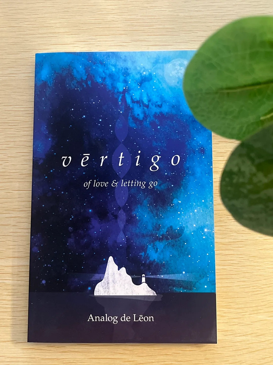 Vertigo of Love & Letting Go by Analog de Léon thumbnail