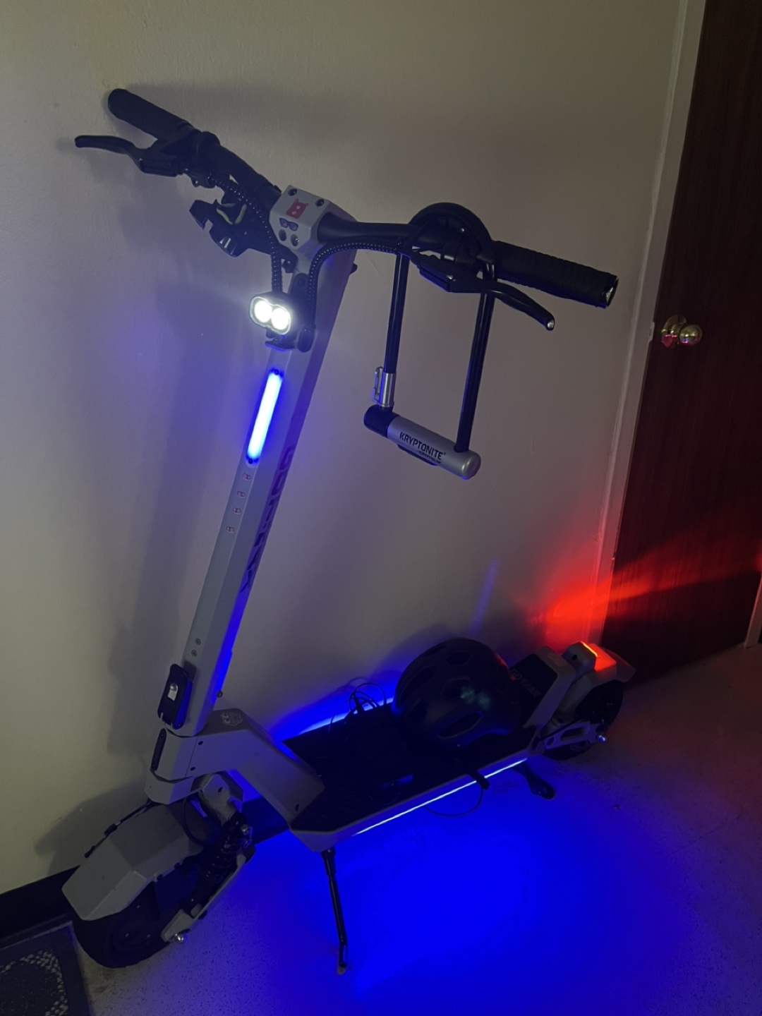 GoTrax Electric Scooter - photo 2