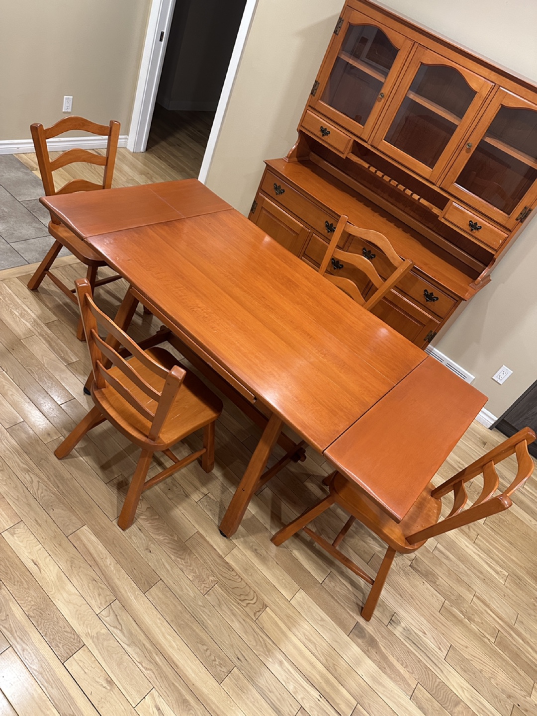 Vilas MCM Vintage Maple Extendable Dining Set (CAN DELIVER) - photo 2
