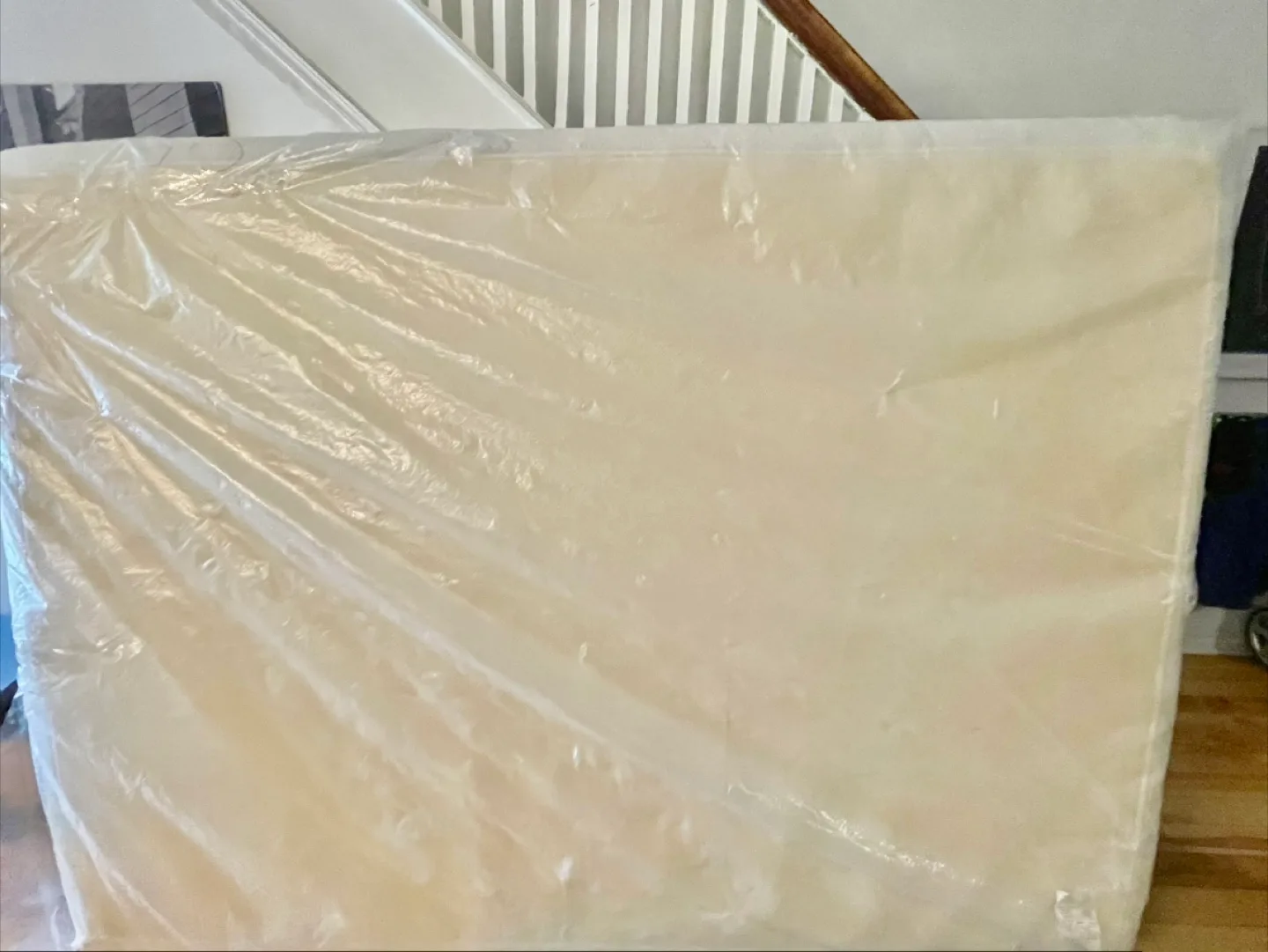 #freecycle Zinus Queen Mattress - 12 Inch Green Tea Cooling Gel thumbnail