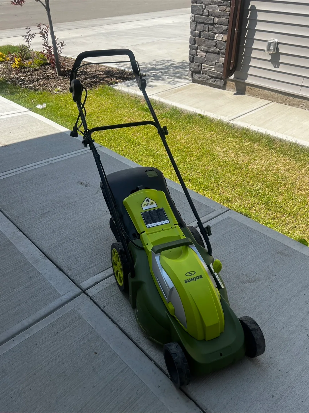 Electric Lawn Mower thumbnail