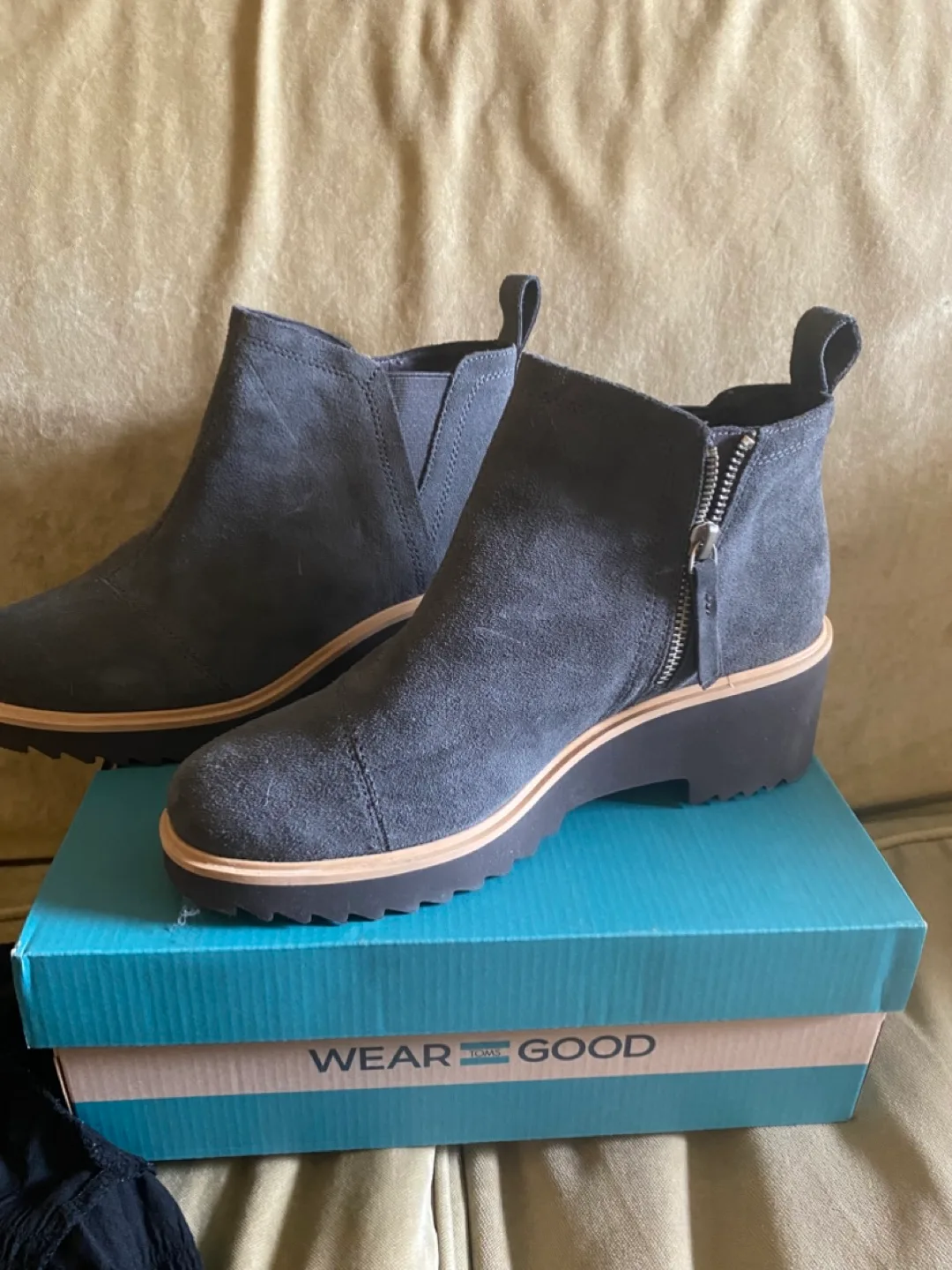 TOMS Women's Grey Suede Wedge boots- Size 8.5 thumbnail