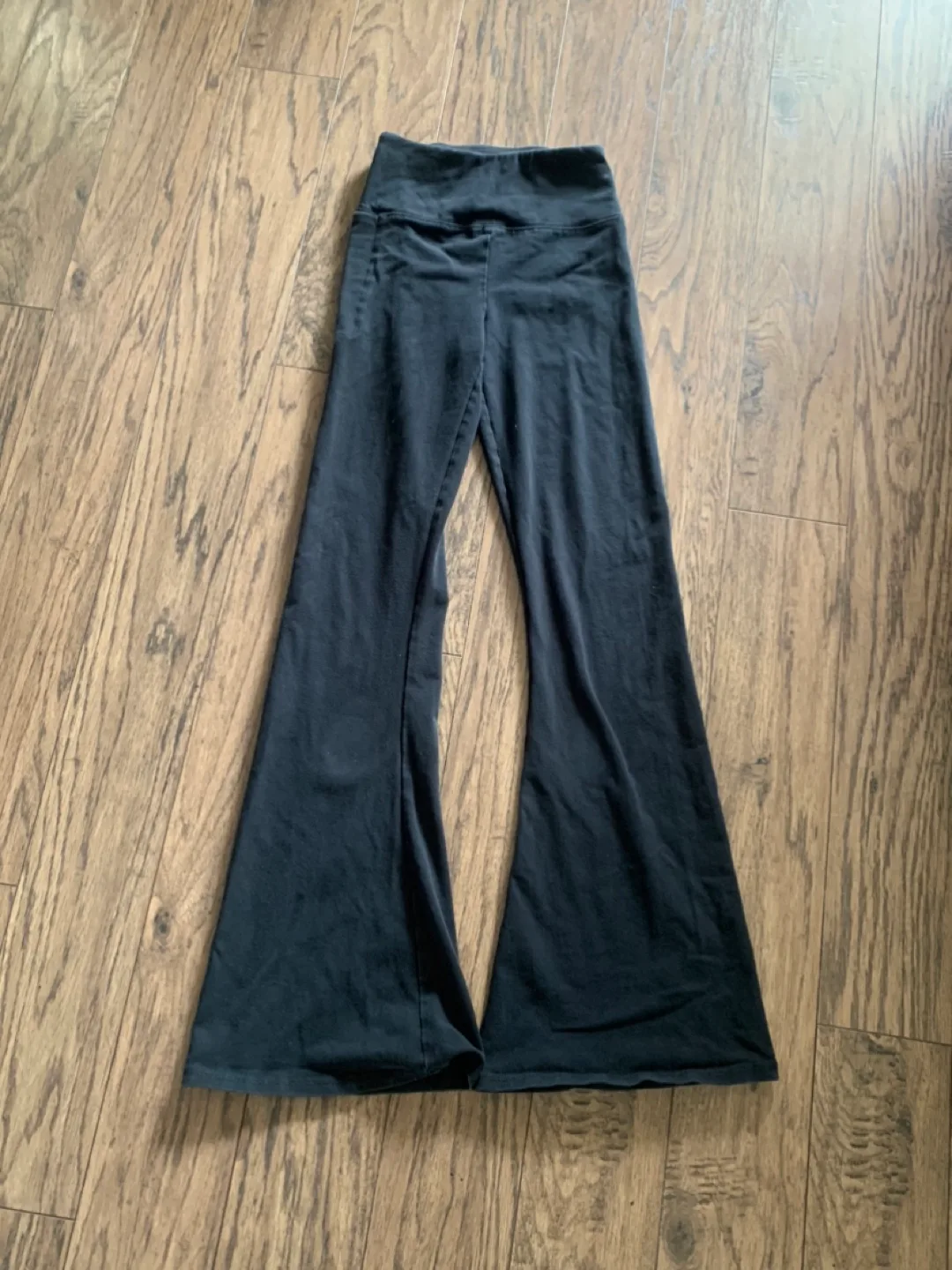 Hollister Ultra High-Rise Flare Leggings - XS thumbnail