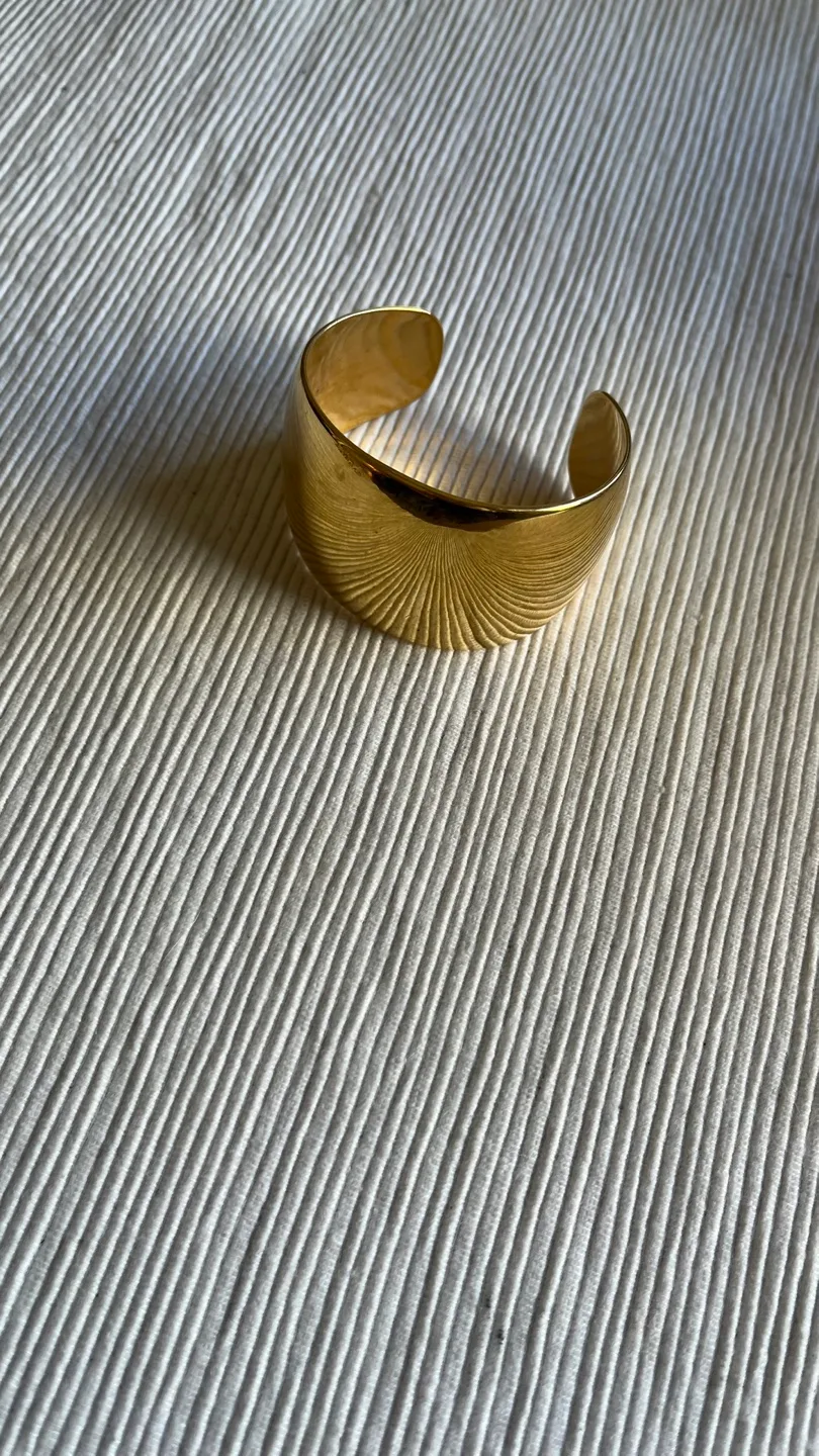 Gold Cuff Bracelet image indicator(2)