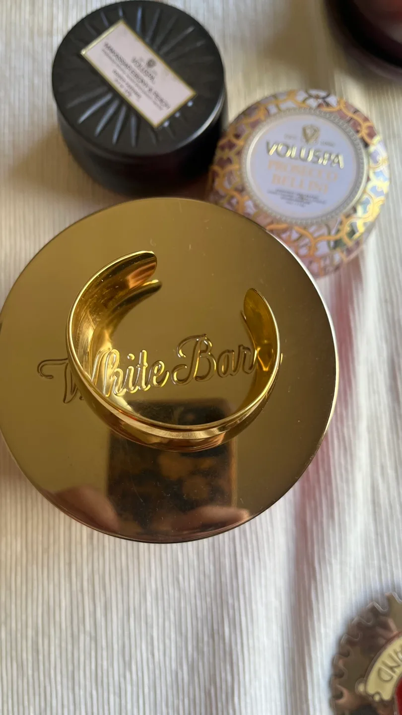 Gold Cuff Bracelet image indicator(4)