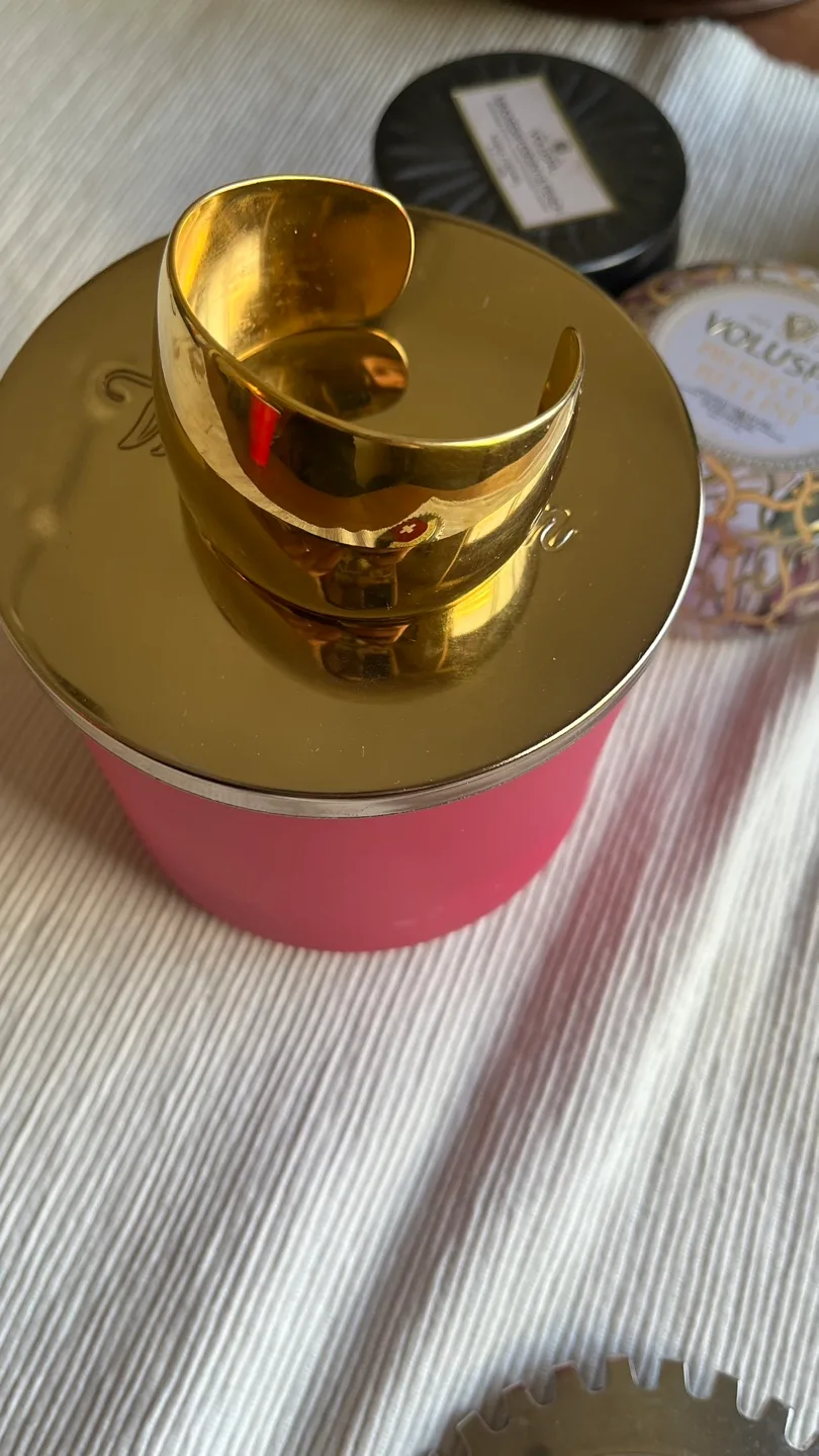 Gold Cuff Bracelet image indicator(5)