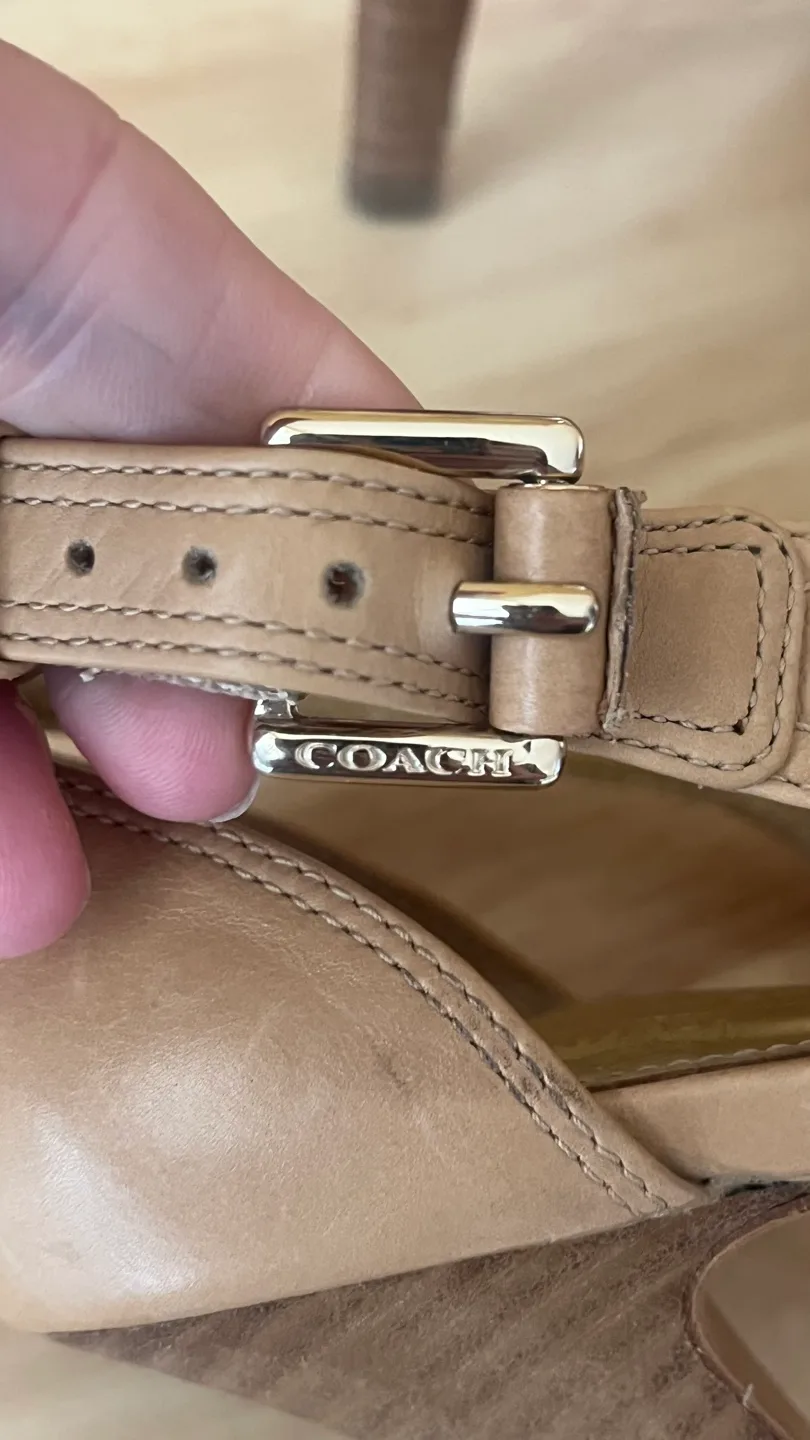 Coach Beige Leather Heels image indicator(5)