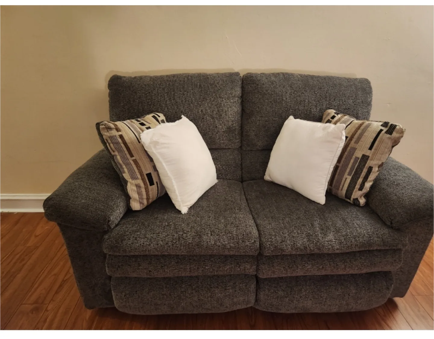 Reclining Loveseat - NEEDS TO GO thumbnail
