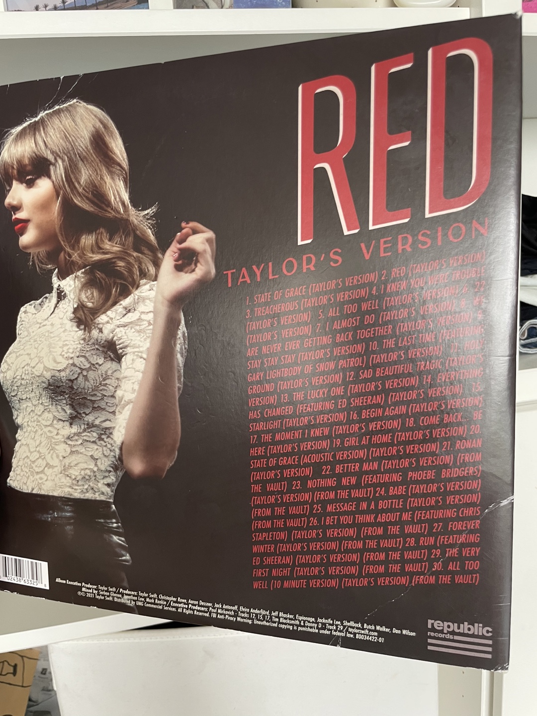 Crosley Cruiser Turntable + Taylor Swift RED Vinyl - photo 5