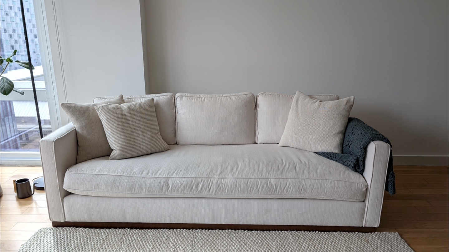 Chic & Comfy Sofa opportunity! - photo 4