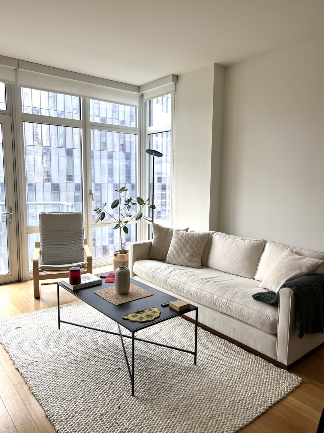 Chic & Comfy Sofa opportunity! - photo 2