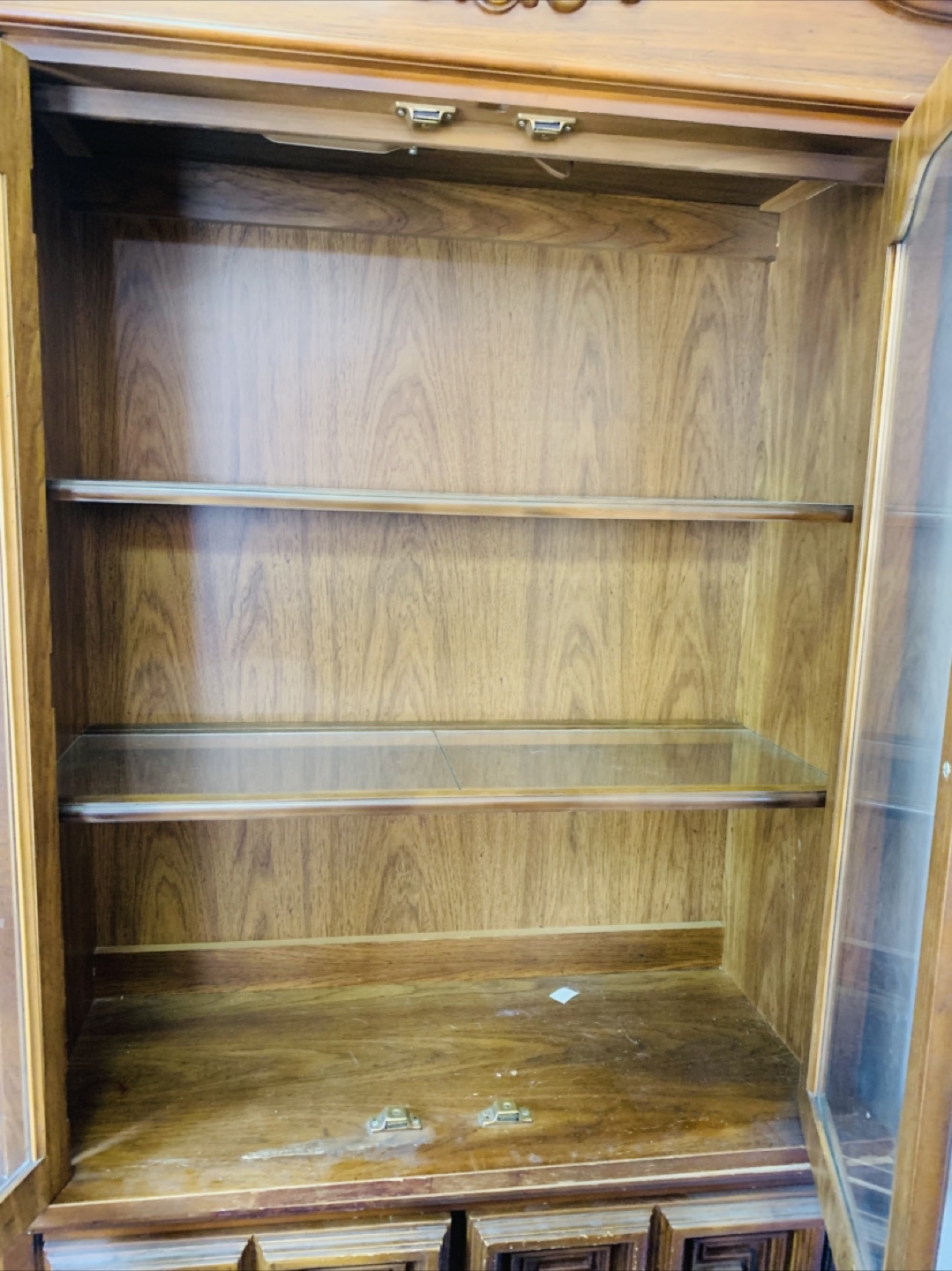 Wooden China Cabinet #freecycle - photo 4