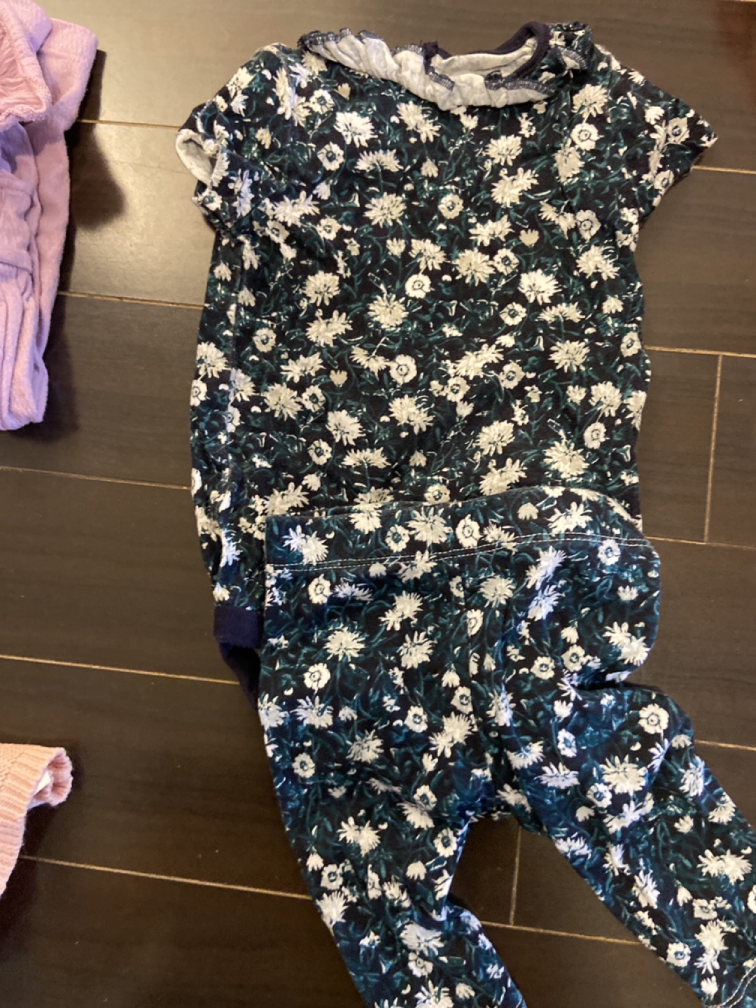 Mixed Baby Clothes Bundle (0-6M) - photo 4