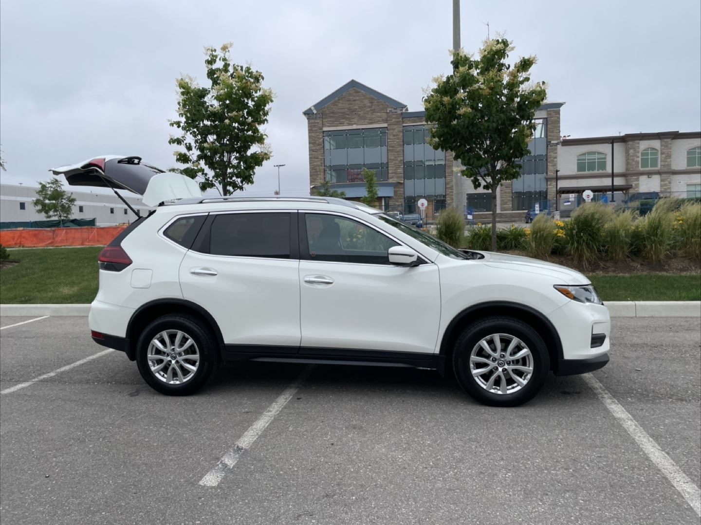 2020 Nissan Rogue SE AWD - photo 3