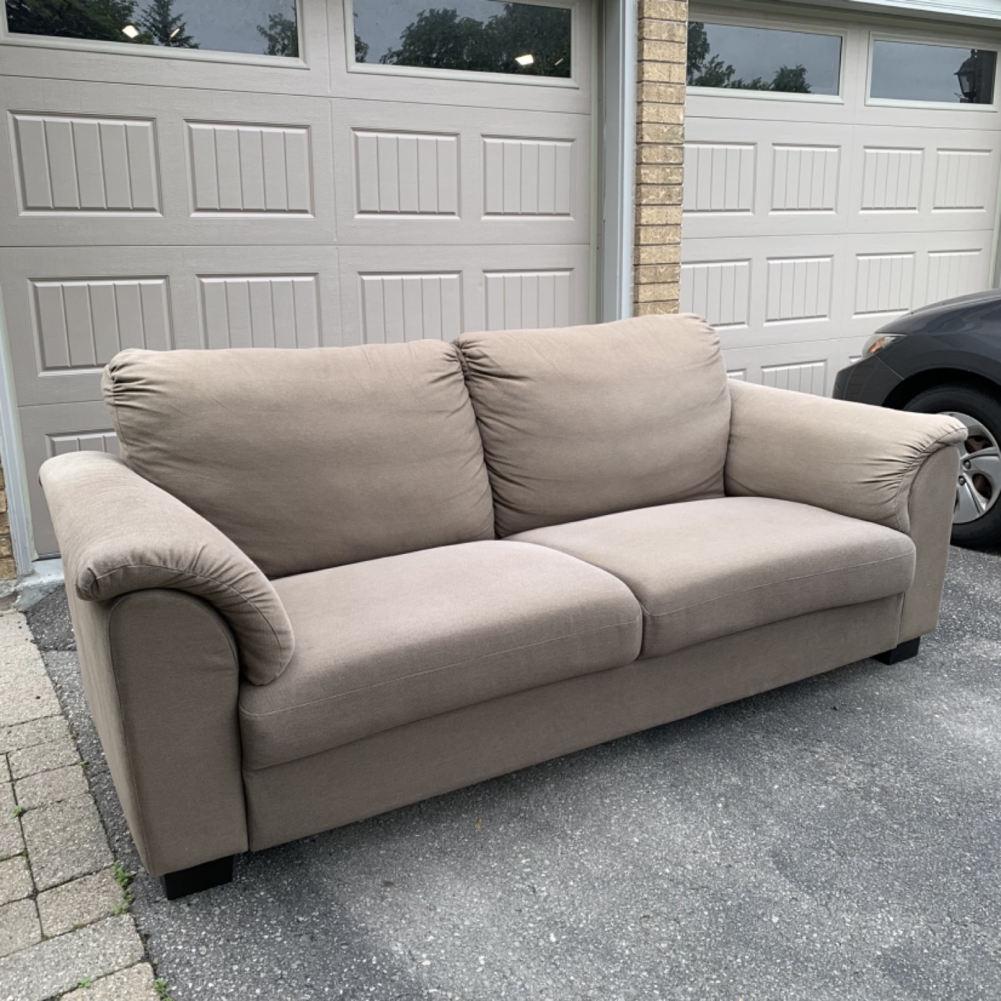 !FREE DELIVERY! 3 Seat Couch