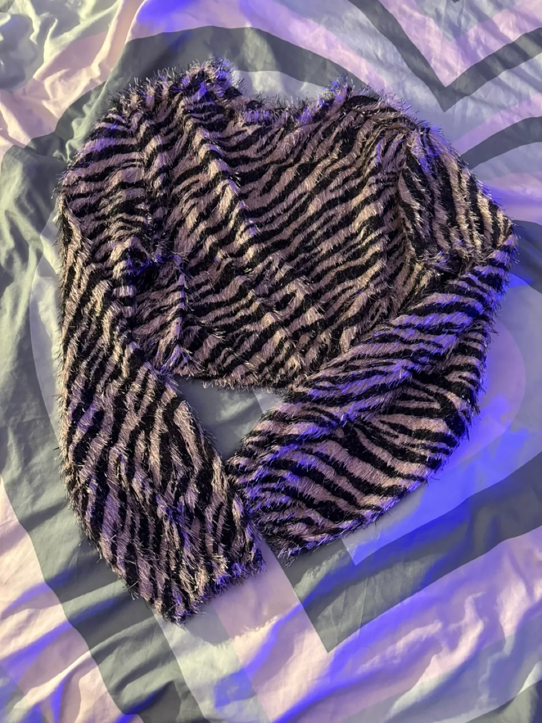 Zebra Print Cropped Sweater thumbnail