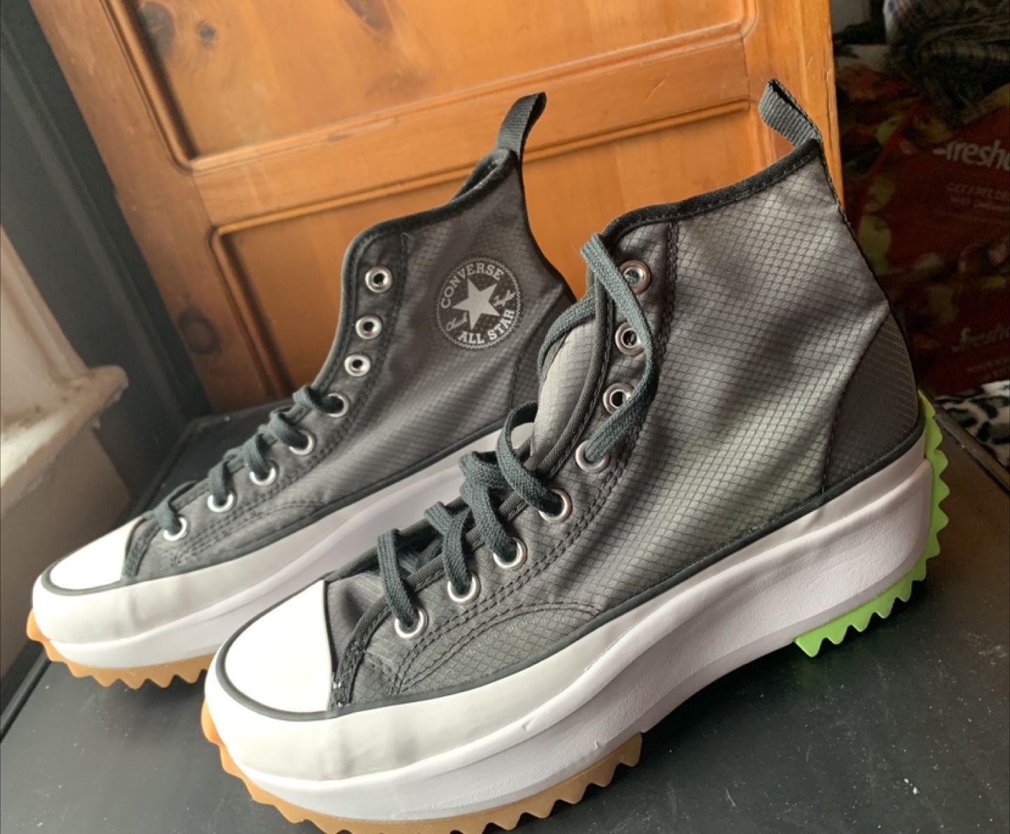 Converse Run Star Hike Hi Black/White/Ghost Green - Size 8.5