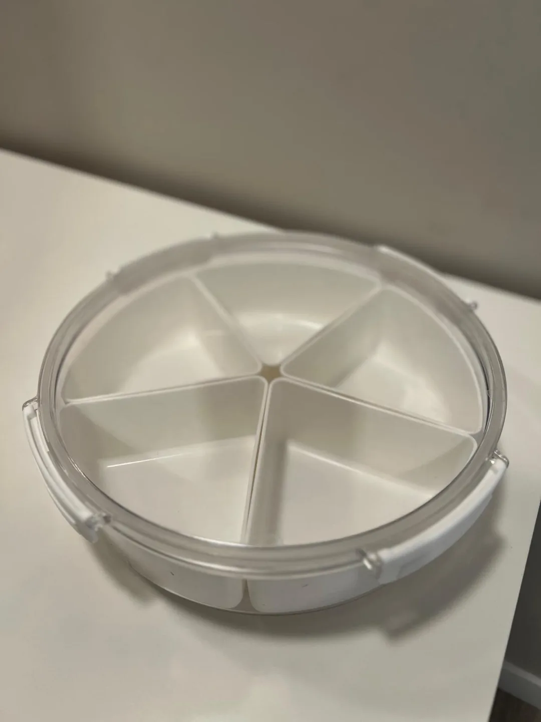 White Plastic Serving Tray with Lid thumbnail