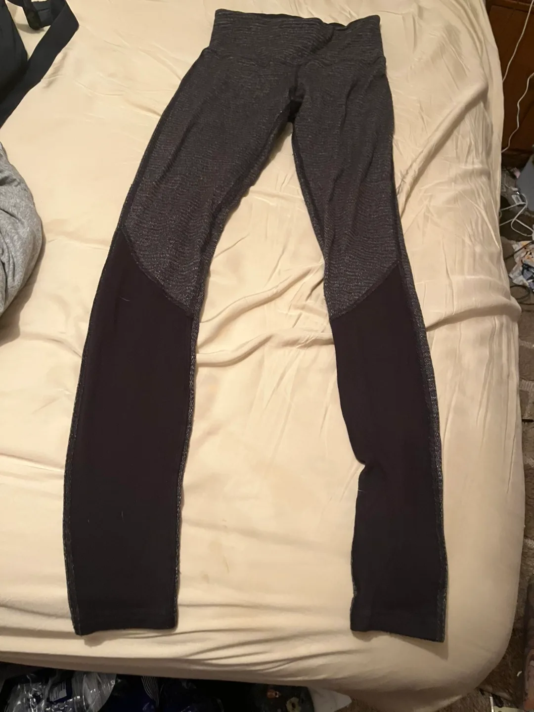 Lululemon Leggings - Size 4 image indicator(2)