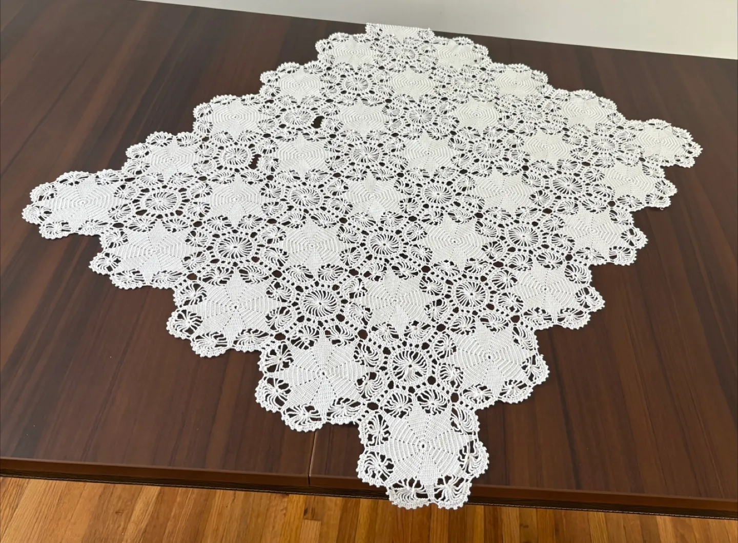 Crocheted White Tablecloth free shipping image indicator(4)