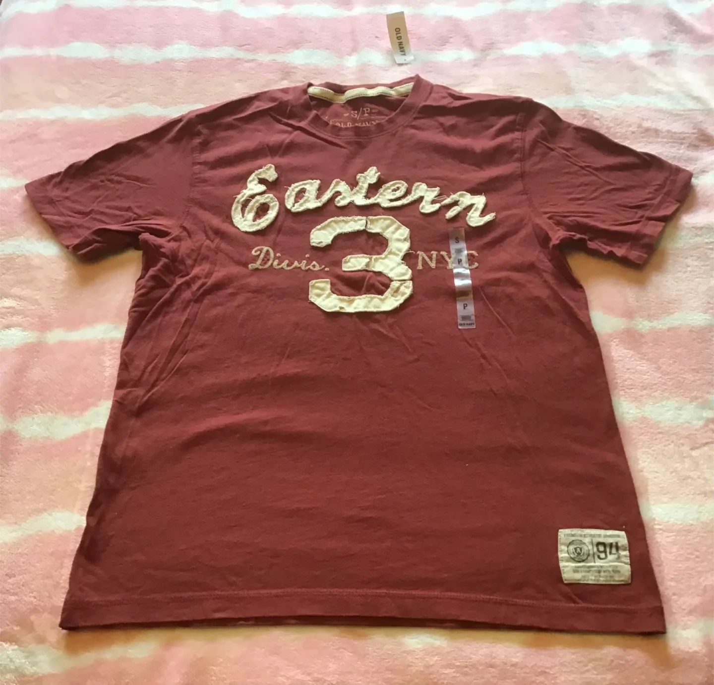 🤩 Old Navy Eastern Division T-Shirt - Size Small thumbnail
