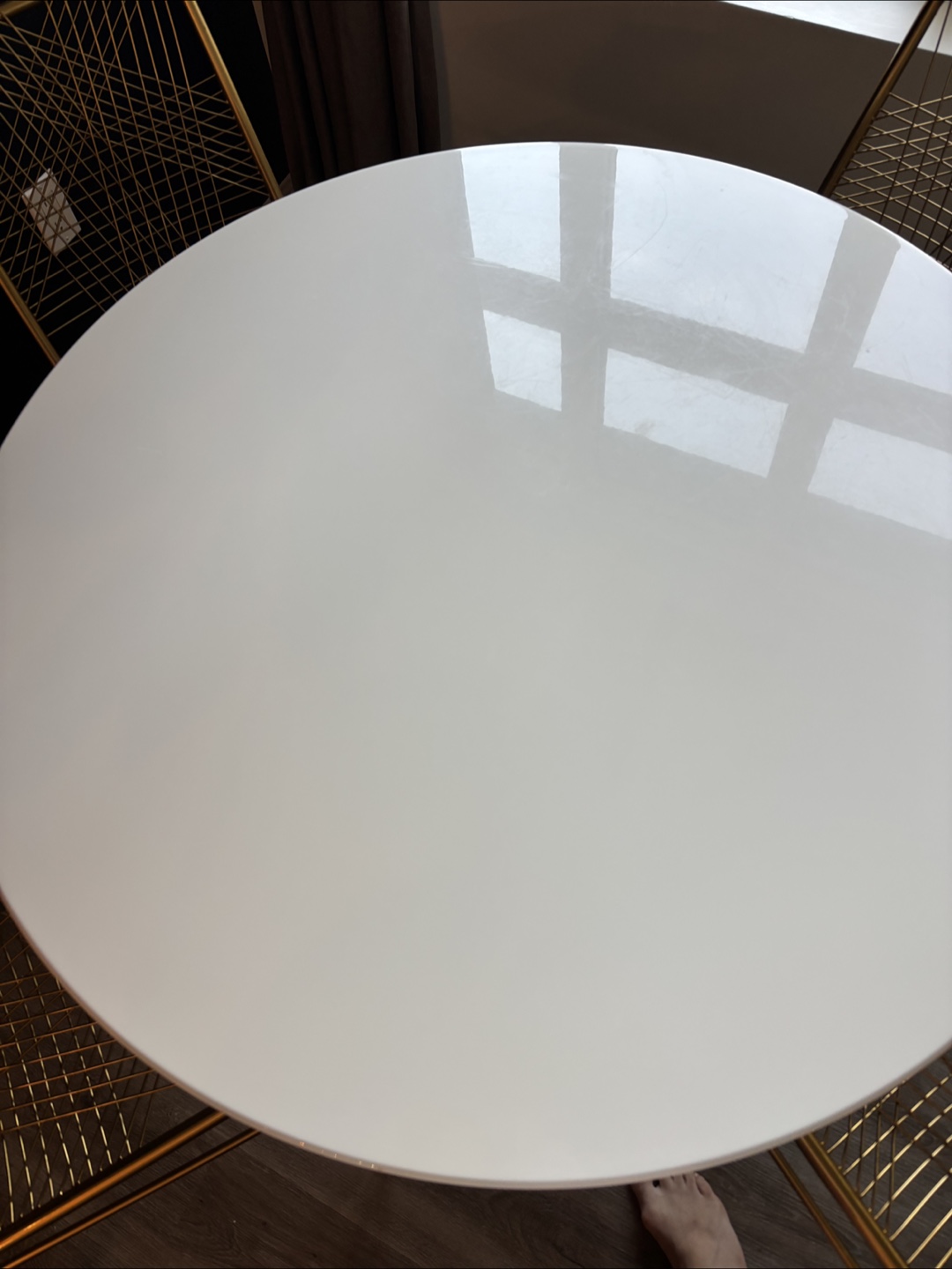Gold Wire Dining Chairs & Round White Table - photo 4