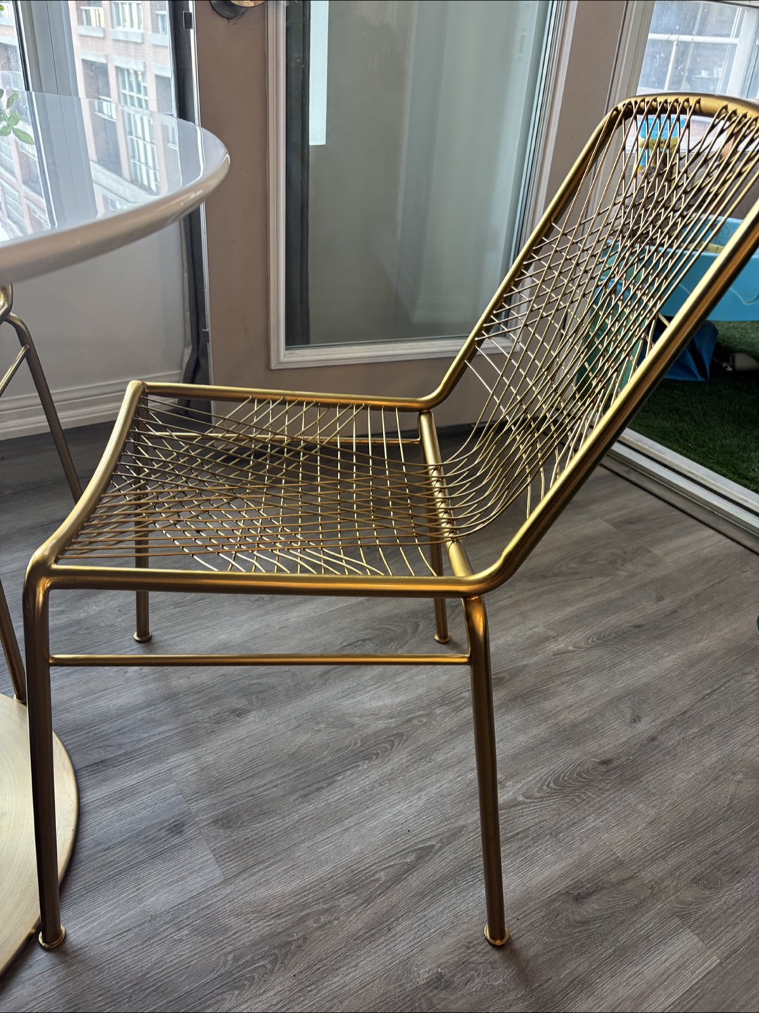 Gold Wire Dining Chairs & Round White Table - photo 2