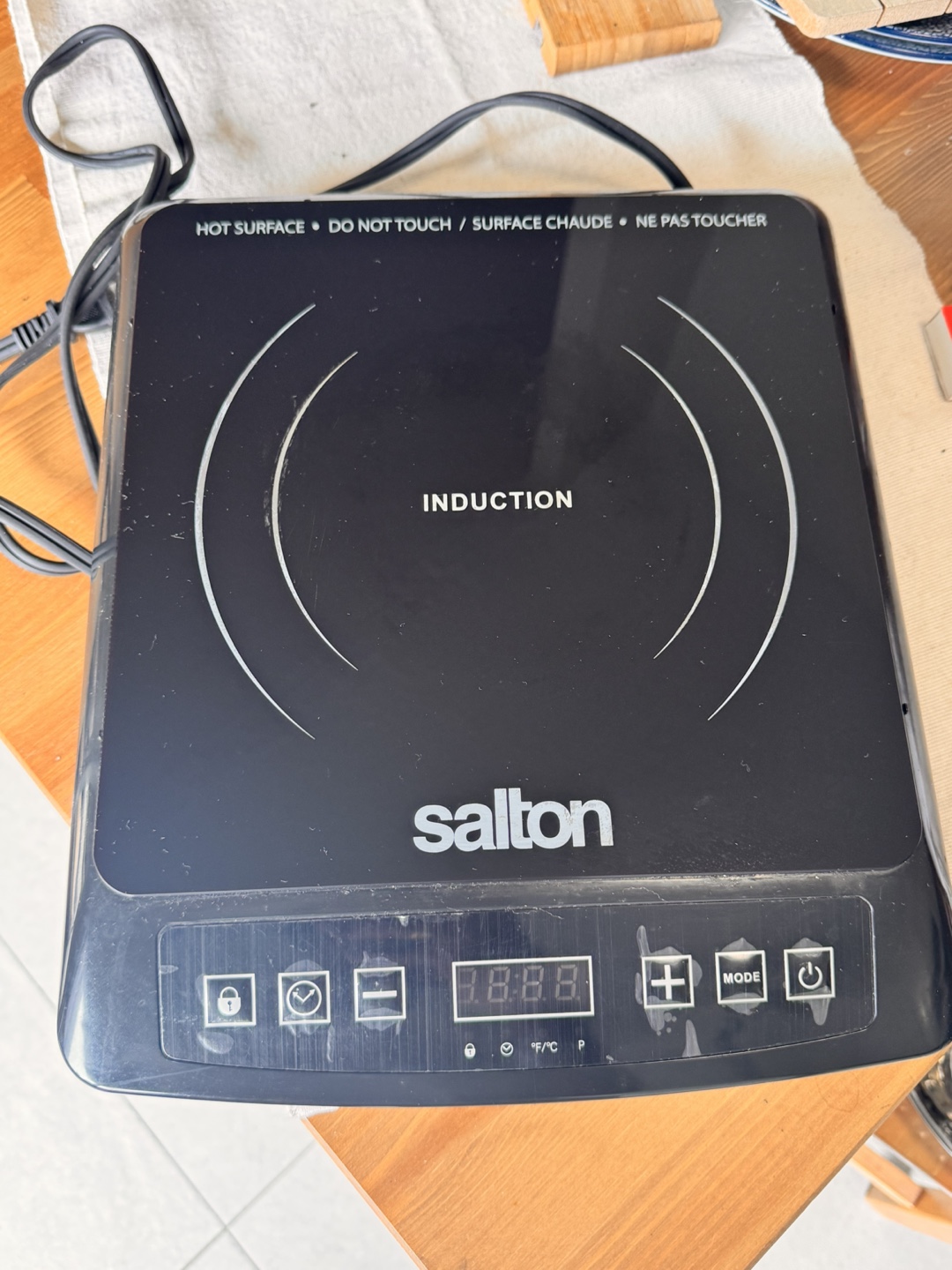 Salton Portable Induction Cooktop - photo 4