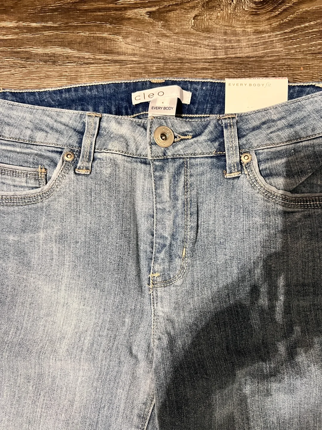 Brand new Cleo Every Body Fit Cropped Jeans - Size 8 image indicator(2)