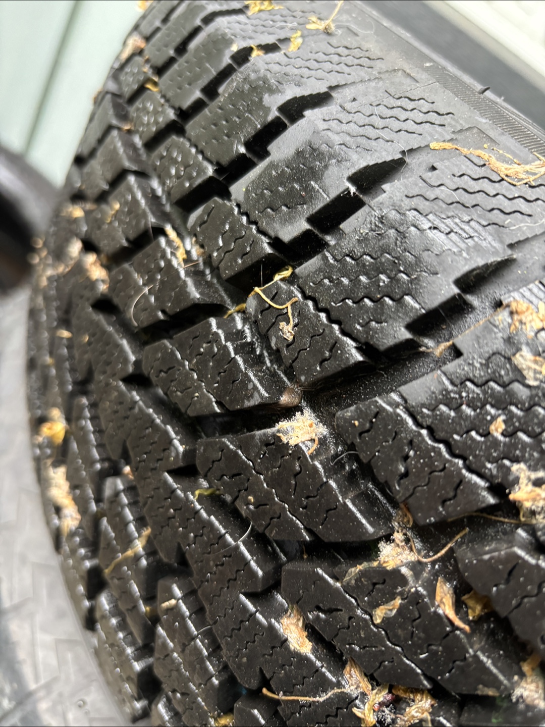 Ride Control 215/65R16 98T Tire