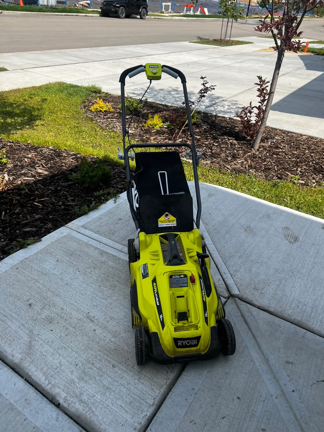 Cordless Lawn Mower thumbnail