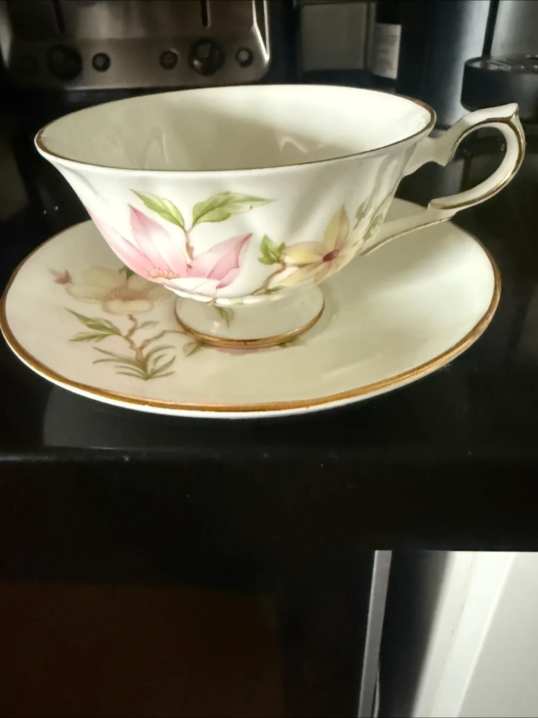 Vintage Royal Albert Teacup and  Saucer #freecycle thumbnail