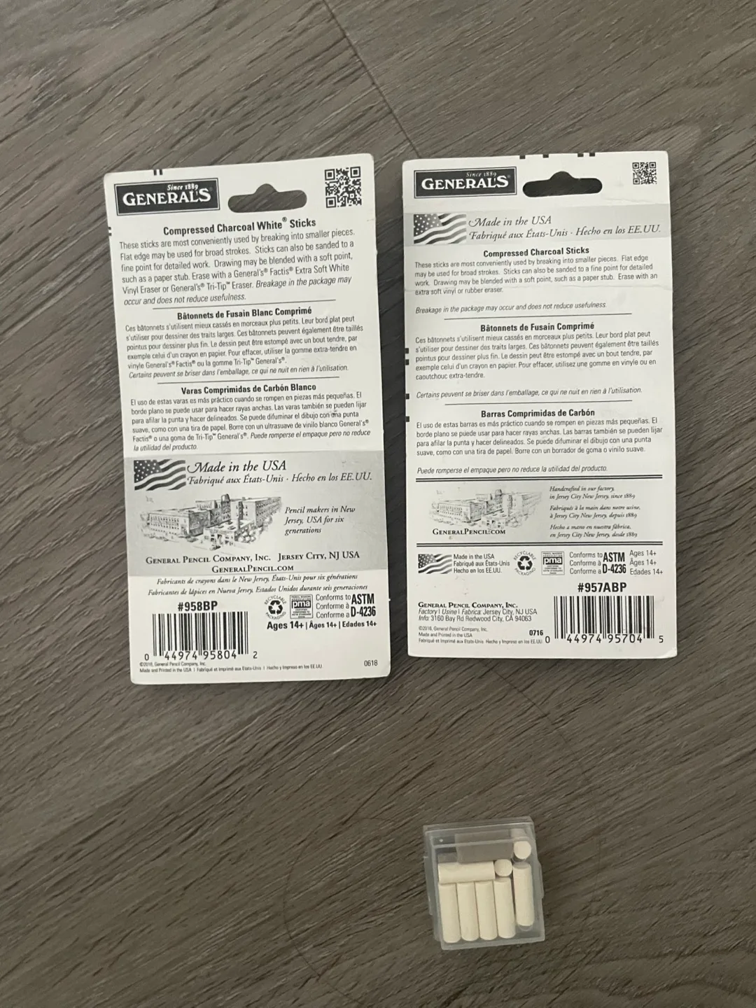 General's Compressed White & Charcoal Sticks image indicator(2)