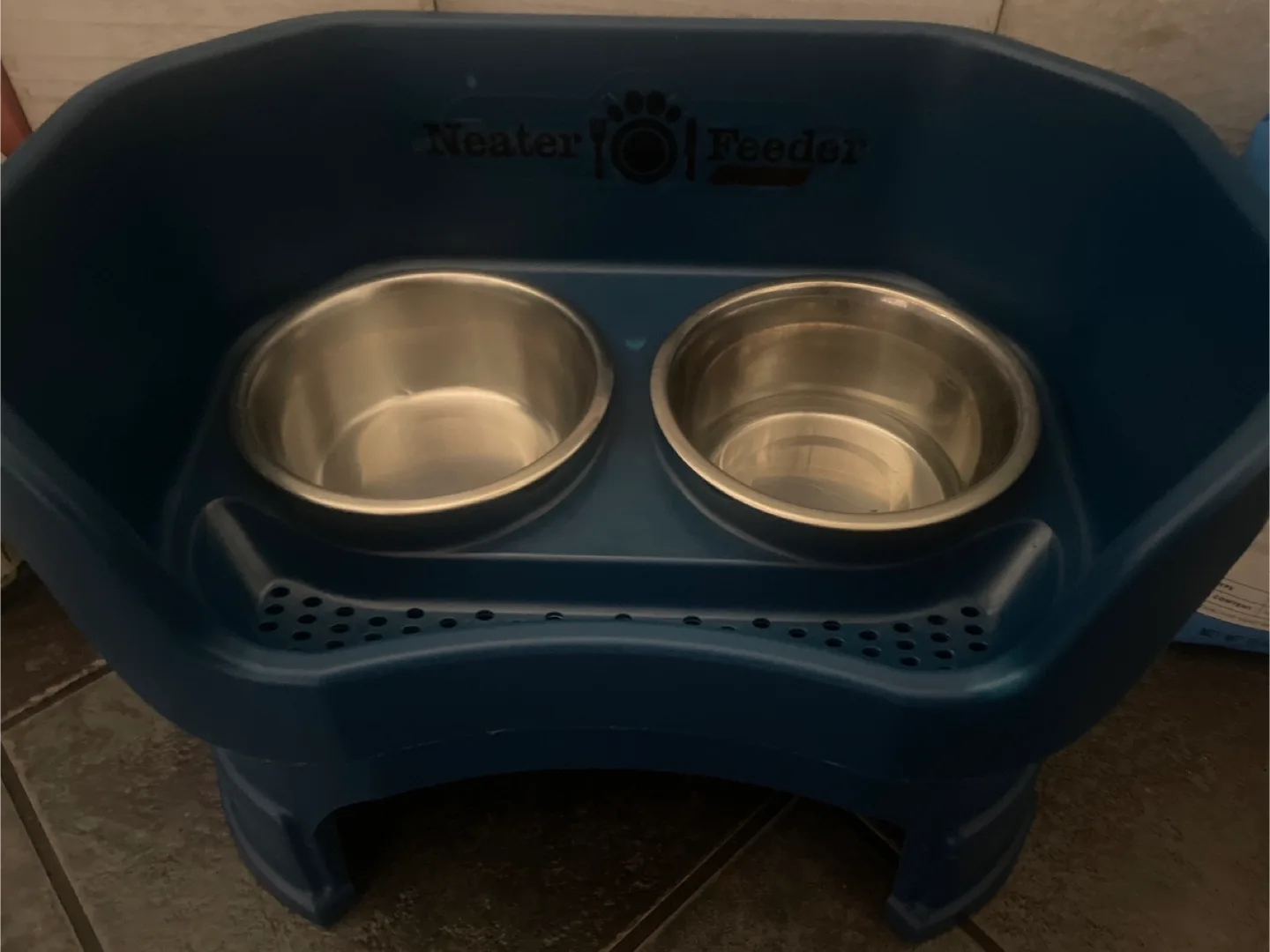 Neater Feeder Elevated Dog Bowls (medium) #freecycle thumbnail