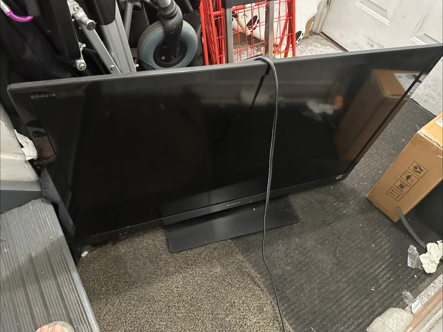 Sony Bravia LCD TV #freecycle thumbnail