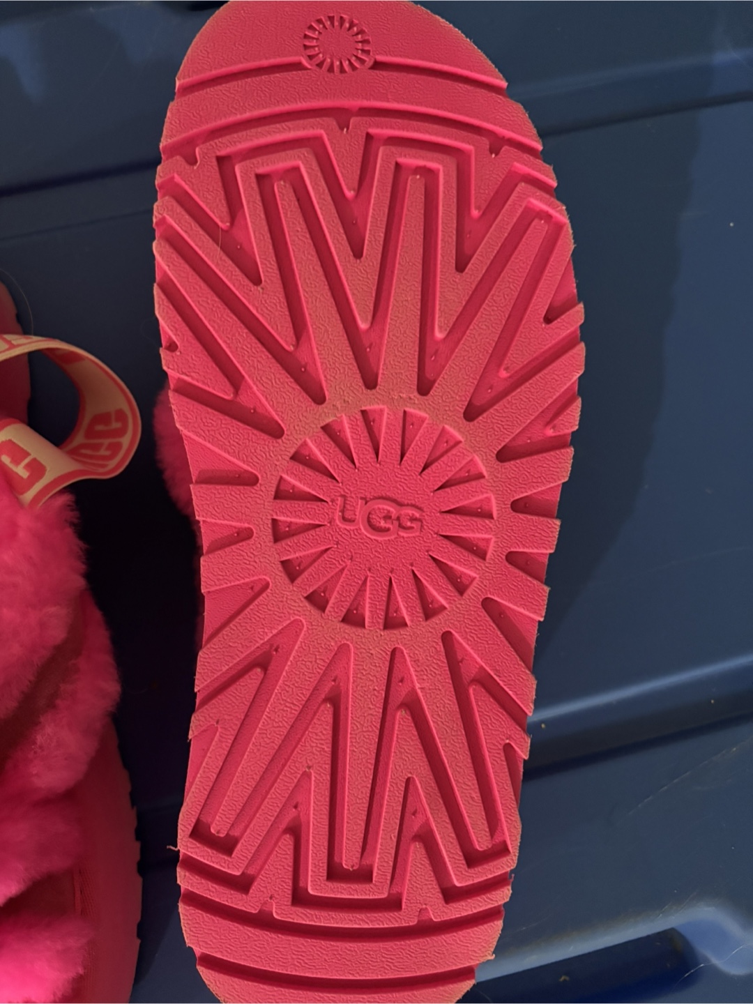 New UGG Slippers Size 10 - photo 2