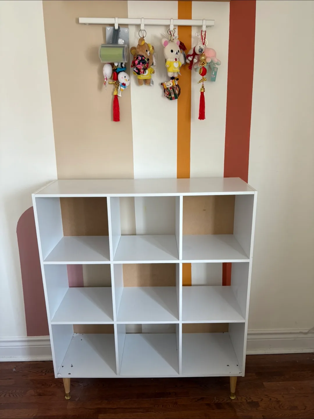 White 9-cube Shelf Unit thumbnail