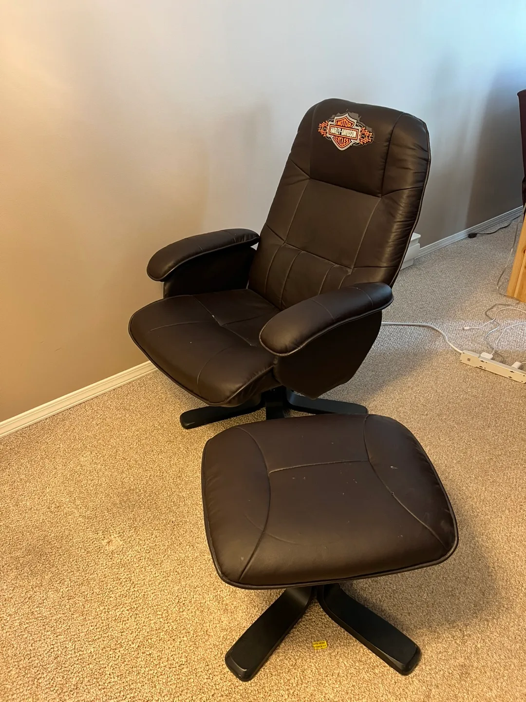 Recliner Chair & Ottoman thumbnail